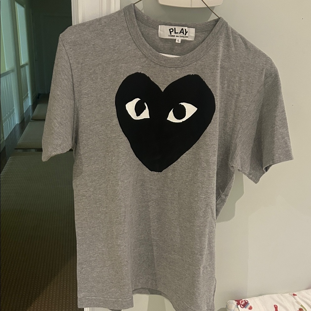 Comme des Garcons PLAY Gray T-Shirt with Black Heart